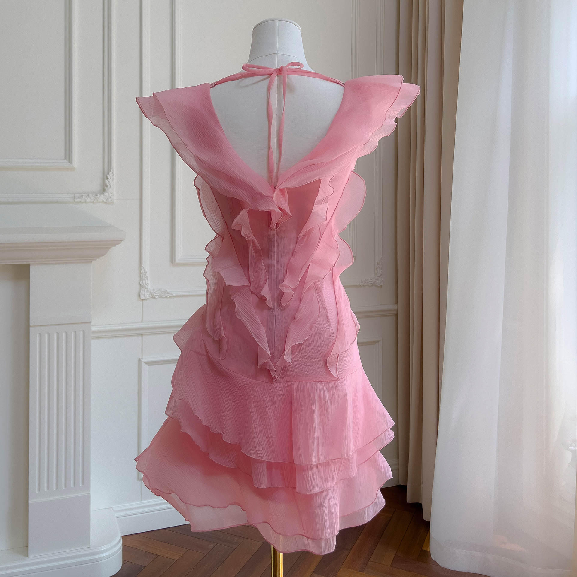 French Light Luxury V-Neck Ruffle Waist Slim-Fit Dress - Image 3